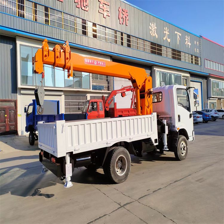 安国市三轮随车吊定制 农用改装机自备吊中瑞长期出售